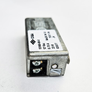 Електрозащіпка CISA 15160: живлення 12 V AC, споживання ≈0,7 А; антирипітер; «денний фіксатор»; змінні фронтальні планки